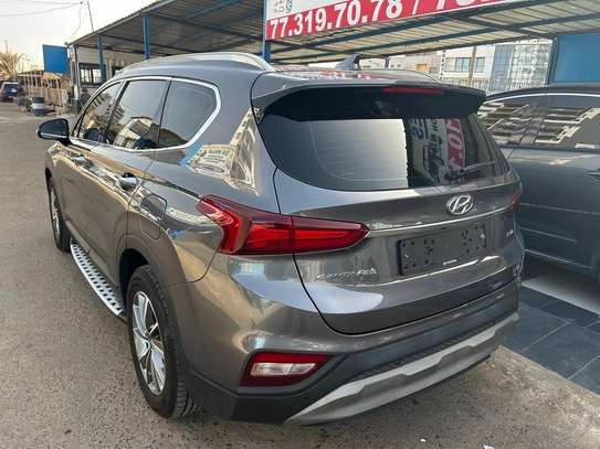 Hyundai Santa Fe diesel 2019 full options image 9