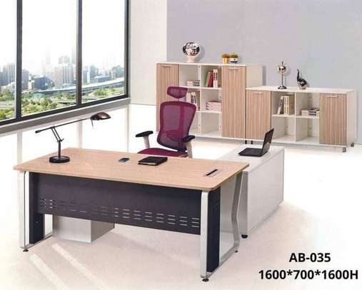 TABLE DE BUREAU AB-035 image 1