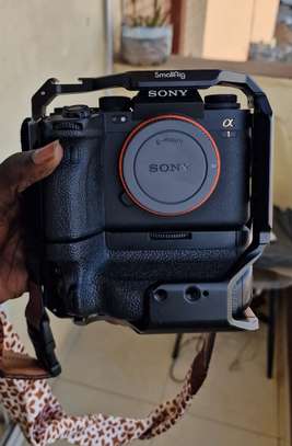 Sony α1 + Grip+ Rig image 3