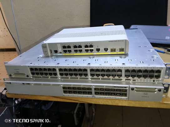 Switch Cisco POE gigabit 3850 - 3560 image 1