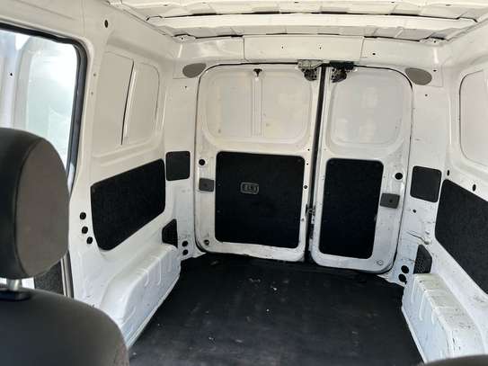 Nissan NV200 image 8