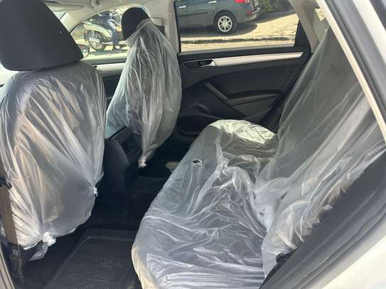 Volkswagen Passat 2018 image 11