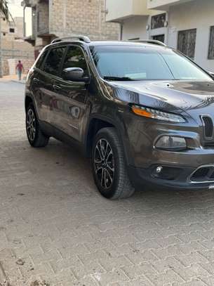 Jeep cherokee image 3