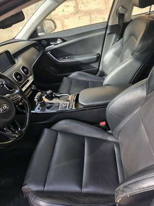 2018 kia stinger image 8