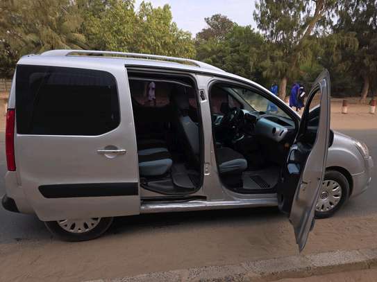 CITROËN BERLINGO ESSENCE image 2