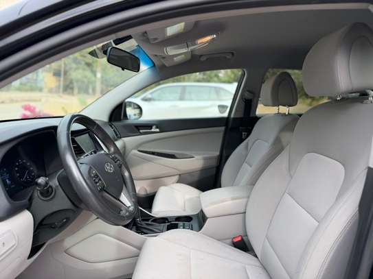 HYUNDAI TUCSON LIMITED 2018 image 9