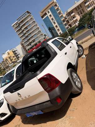 Renault  Oroch  blanc double cabine image 5