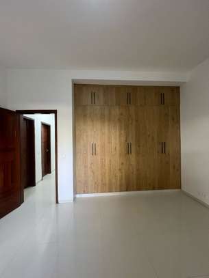 2 Chambres salon à louer au point E image 12