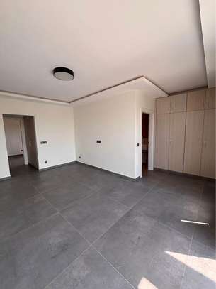 Appartement neuf à louer à Liberté 1 image 4