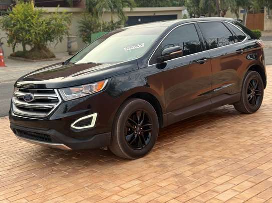 Ford Edge all black image 4