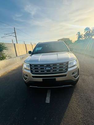 Ford Explorer image 14