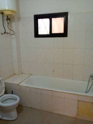 Belle villa à louer aux Almadies image 11