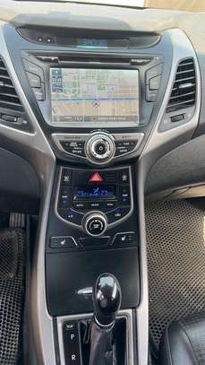 Hyundai Elantra image 8