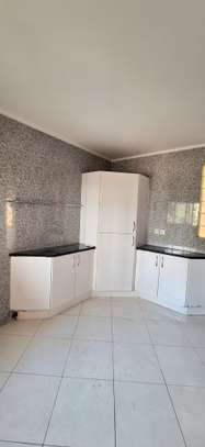 F4 de 200m2 - 5mn du lycée Jean Mermoz et de la Corniche image 6