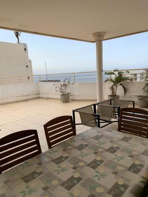 Appartement triples à louer à côté Pullman image 12