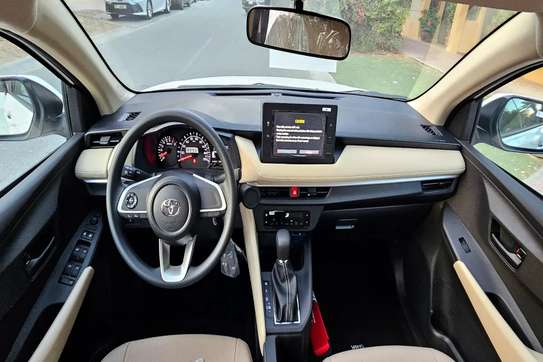 Toyota Yaris E 1.5L GCC (2026) — Berline — NEUVE image 5