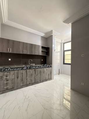 Appartement F4 à louer – Mamelles, corniche image 1