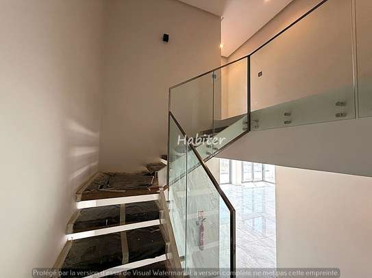 Duplex de 400m2 à louer à Fann Résidence image 4