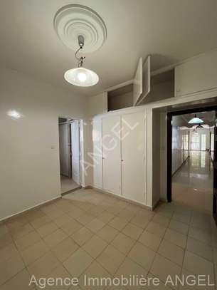 Ref_1629_ PL Grande Villa à louer au Point E image 5