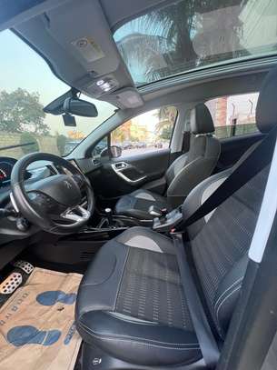 Peugeot 2008 2016  automatique diesel venant déjà dédouaner image 7