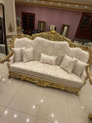 SALON ROYAL Beige 10 Places image 2