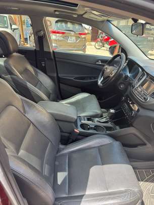 Hyundai tucson image 9