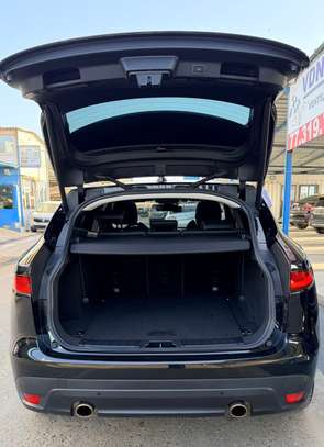 Jaguar F-Pace Sport essence Full options image 11