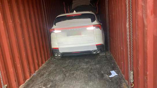 Jetour SUV blanc neuf spacieux moteur 1.5 image 4