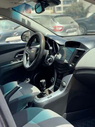 CHEVROLET CRUZE TRÈS BON POUR YANGO image 5