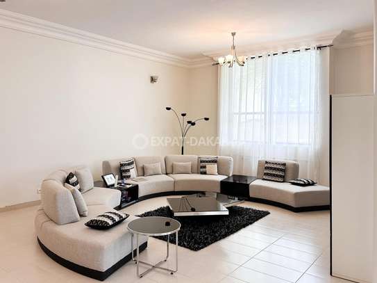 duplex f5 à louer ngor avec jardin image 5