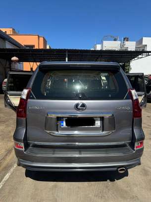 Lexus Gx-460 4.6l Année 2020 7 Places image 9