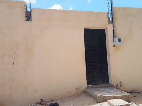 Maison a vendre apix tiwaoune peulh image 2