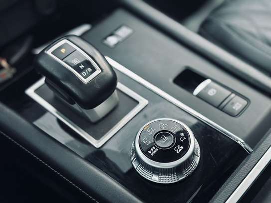 2023 Mitsubishi Outlander Hybrid Plug-in GT Electric image 14