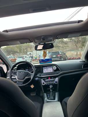 Elantra 2018 image 8