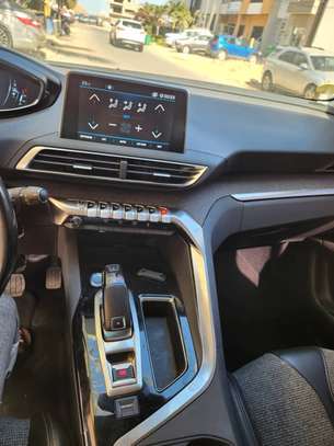 Peugeot 3008 2018 image 12