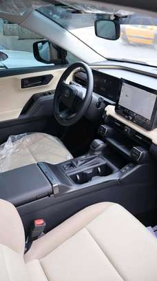 Toyota RAV4 2026 image 4