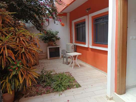 Une villa basé semis- meublée à louer au Mamelle image 2