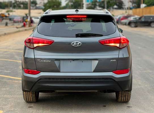 HYUNDAI TUCSON 2017 image 5