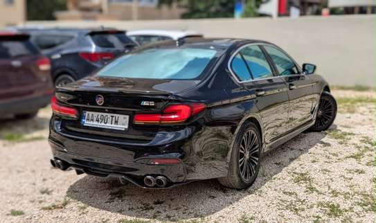 BMW *M5* _Xdrive 2018 image 8