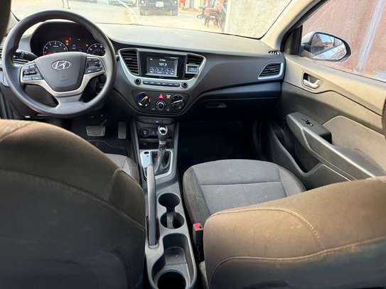 HYUNDAI accent  Année *2018* image 7