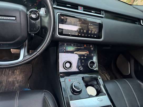 Range Rover velar image 4