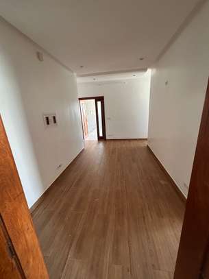 Appartement f4 à louer aux Almadies image 5