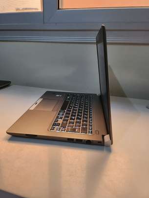 PC PORTABLE TOSHIBA Z930 image 3