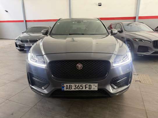 Jaguars f-pace 2018 image 5