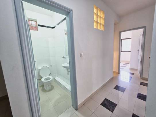 APPARTEMENT F4 A LOUER A NGOR  EN FACE DU STADE image 13