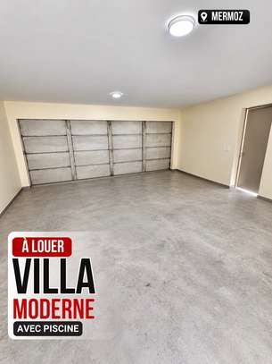 🏡 À LOUER — Très belle villa moderne avec piscine à fann image 15