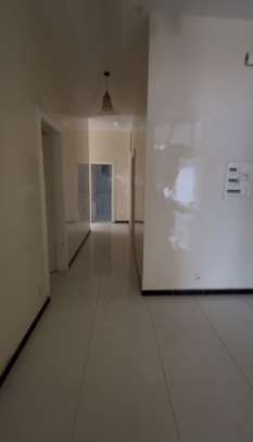 APPARTEMENT DE TROIS CHAMBRES SALON AU MAMELLE WAKAM image 2