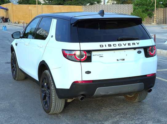 Land Rover Discovery Sport 2017 image 8