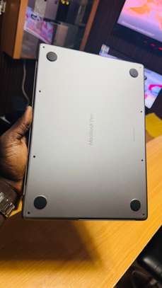 Macbook M2 Pro - 2023 - 14’ - SSD 512/16Go image 4