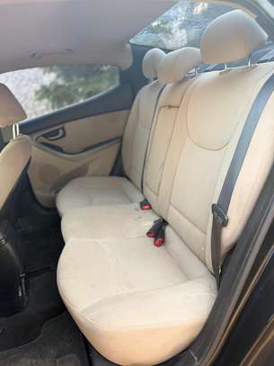 Hyundai Elantra image 8